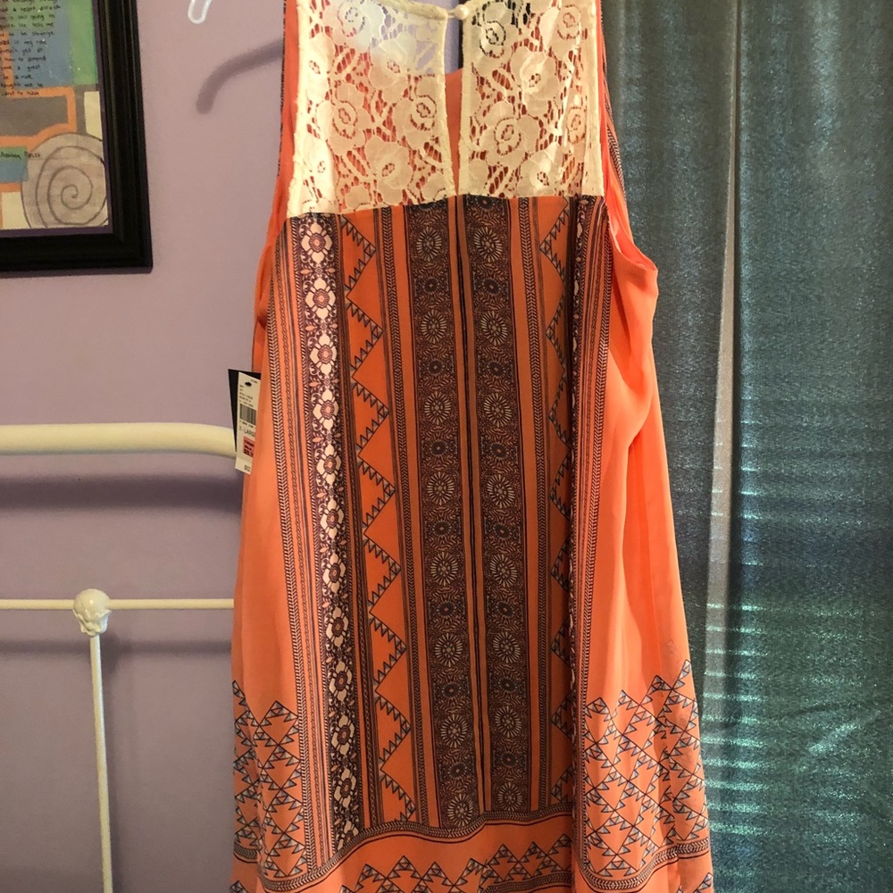 Dress - Picture 3 of 4